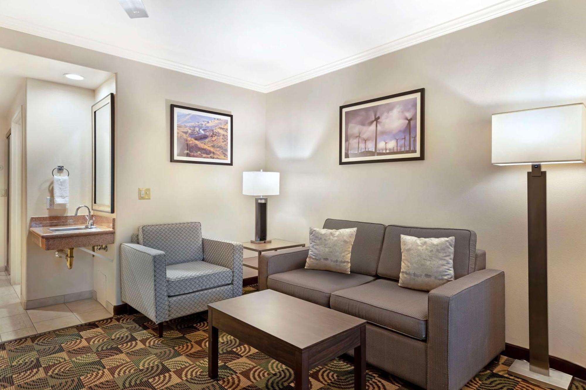 Best Western Plus Country Park Hotel Tehachapi Exteriör bild