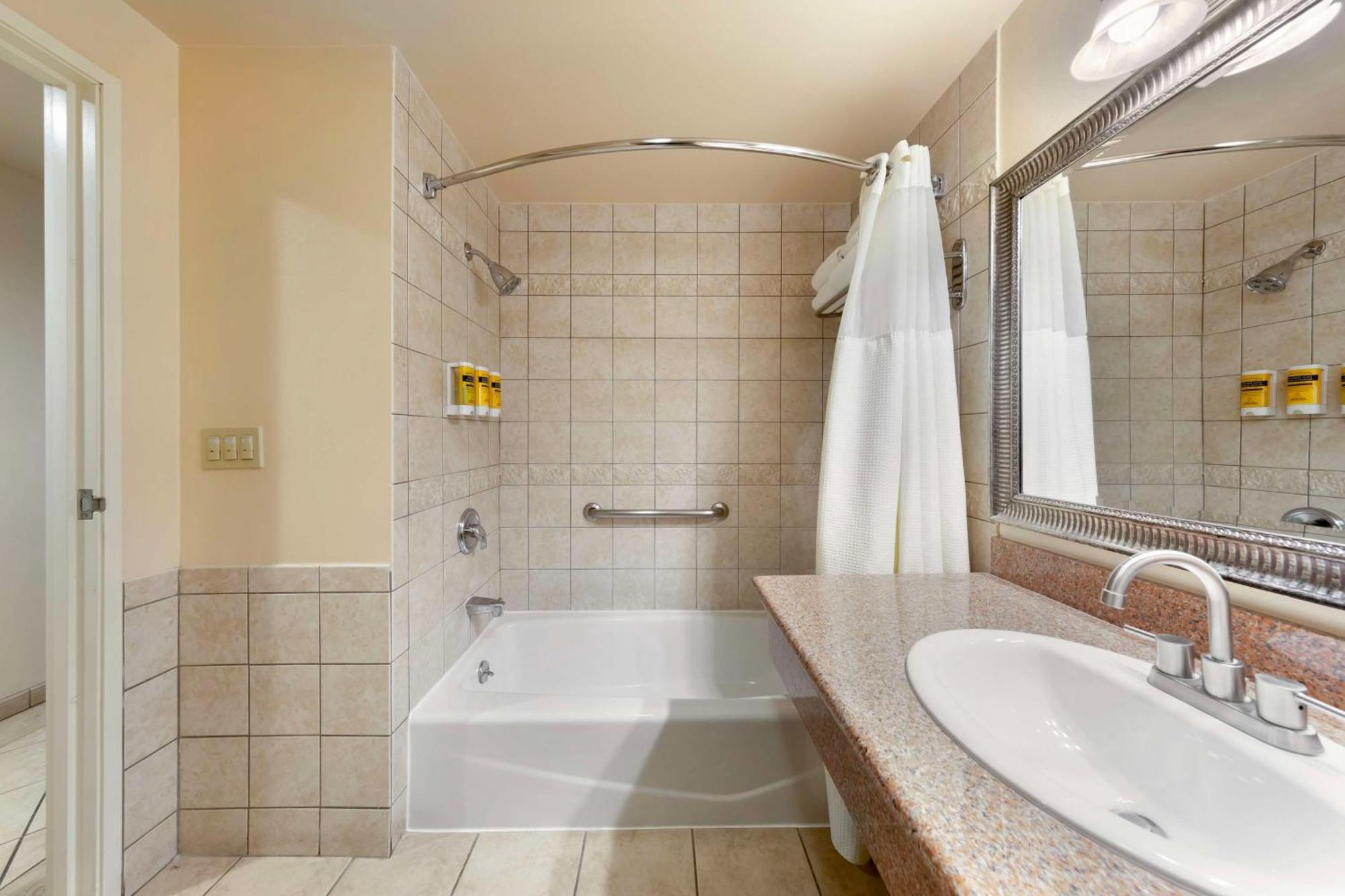 Best Western Plus Country Park Hotel Tehachapi Exteriör bild
