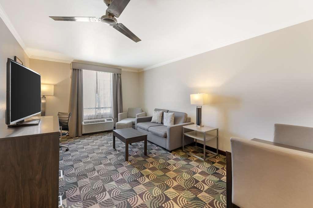 Best Western Plus Country Park Hotel Tehachapi Rum bild